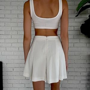 Vince white tennis style pleated skirt with pockets size: 0